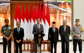 presiden-jokowi-pastikan-menjelang-bulan-puasa-dan-lebaran-stok-beras-nasional-baik