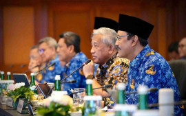 menteri-sosial-tegaskan-pelatihan-wajib-bagi-calon-guru-sekolah-rakyat